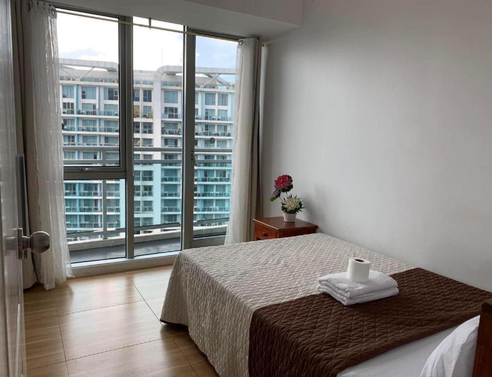Azure C5 Man-Made Beach Balcony Multiple Units Manila Kültér fotó