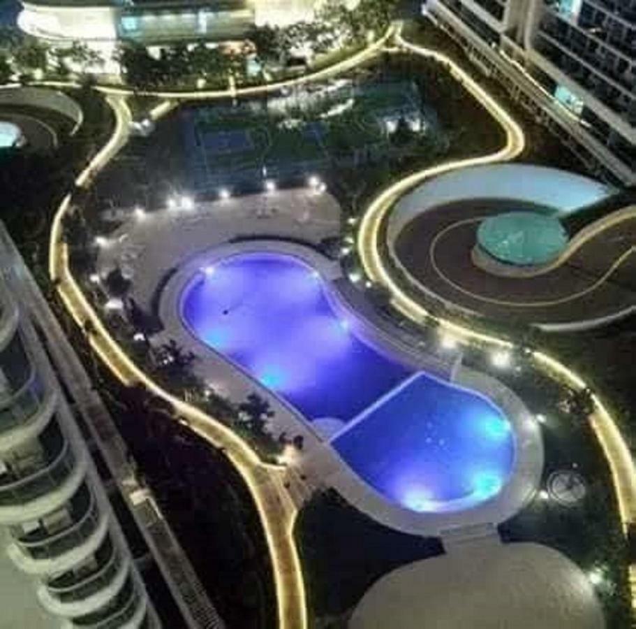 Azure C5 Man-Made Beach Balcony Multiple Units Manila Kültér fotó