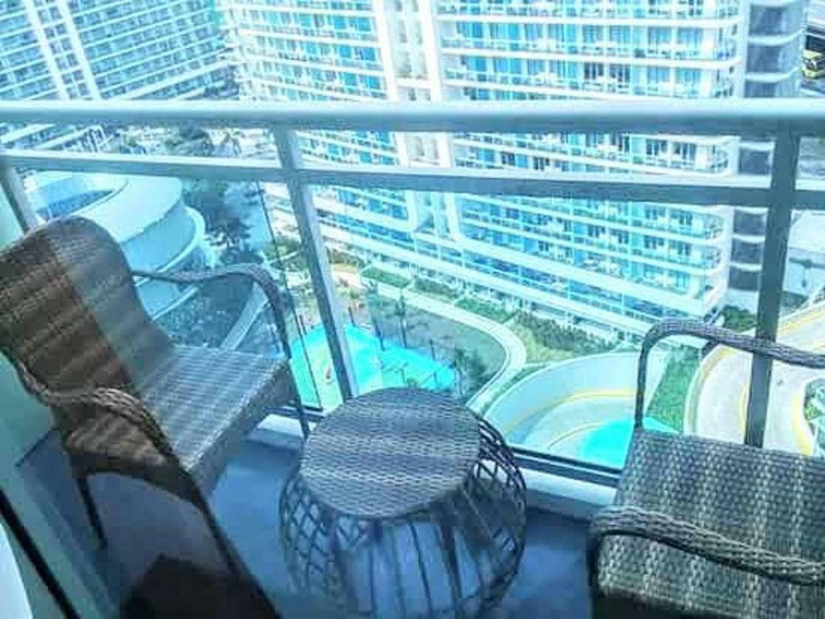 Azure C5 Man-Made Beach Balcony Multiple Units Manila Kültér fotó