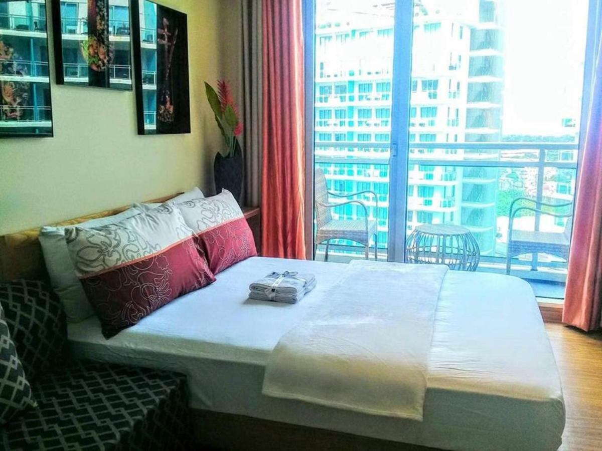 Azure C5 Man-Made Beach Balcony Multiple Units Manila Kültér fotó